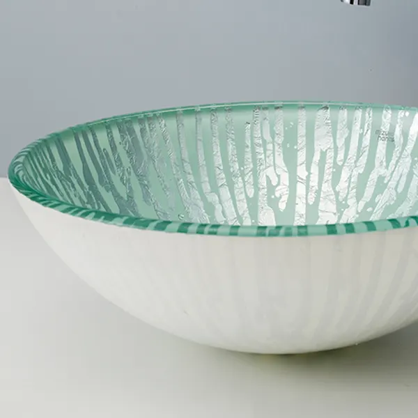 【拡大写真】おしゃれ洗面ボウル メタリックガラス-02 B135は洗面所の新築・リフォーム・リノベーションや店舗・商業施設などにおすすめの洗面ボウル（洗面器）です。