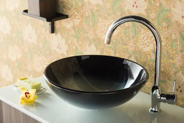 白色の天板でおしゃな洗面所空間に